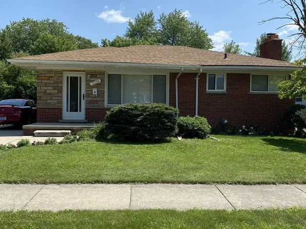 22104 Shakespeare Ave, Eastpointe, MI 48021