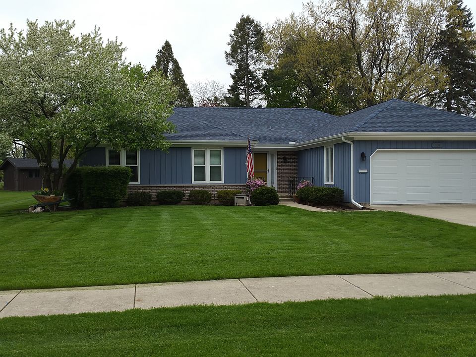 1st image of 526 Barrington Ave