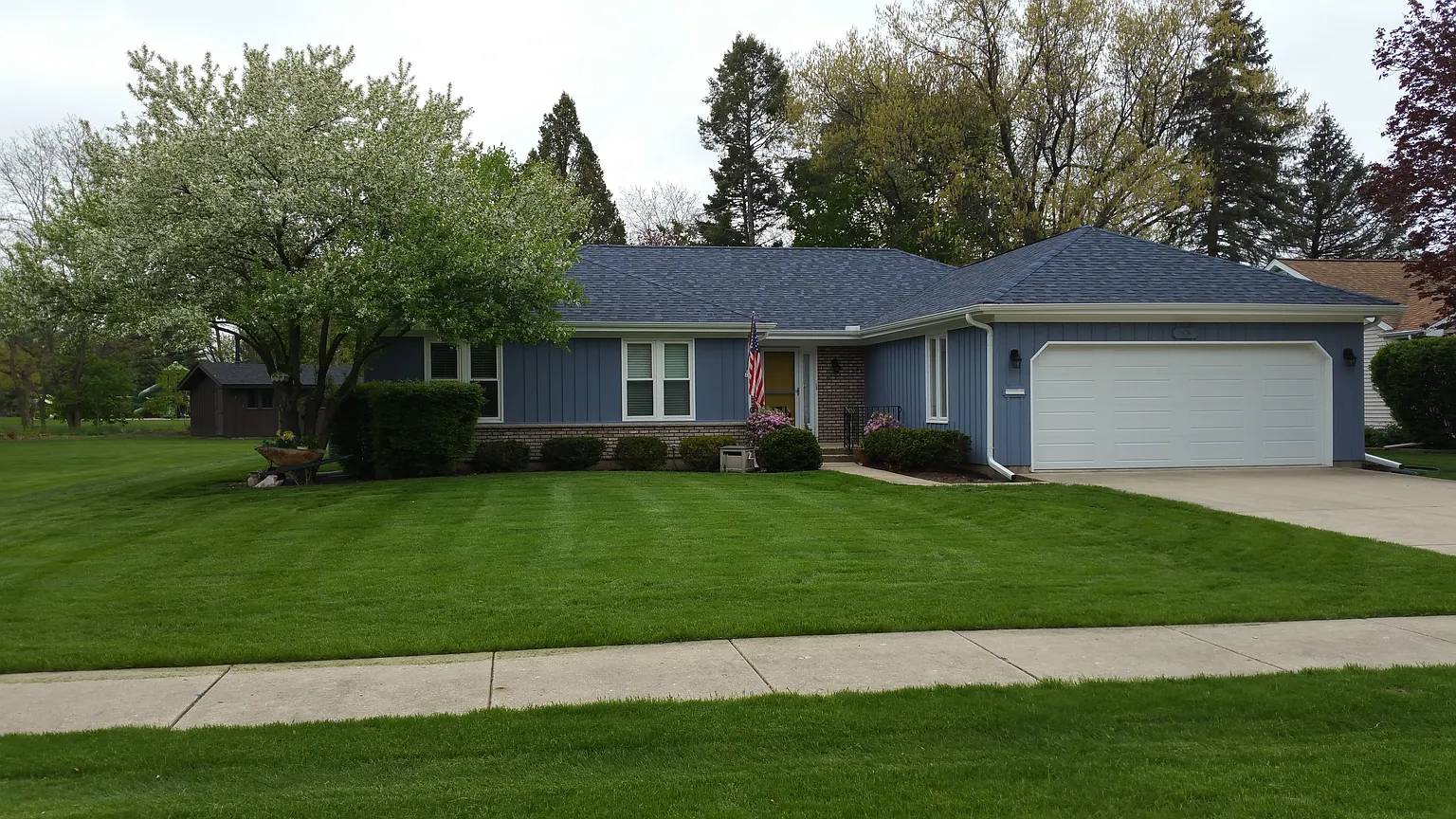 526 Barrington Ave photo 1