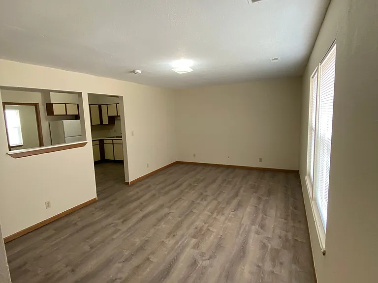 Pine View Apartments — Photo 13