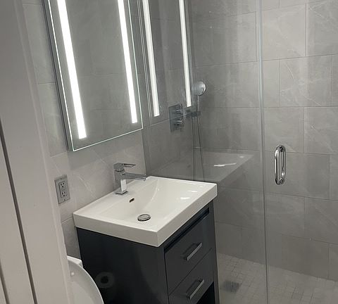 5th image of 311 E 75th St APT 5J