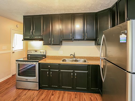 5th image of 631 Holiday Dr