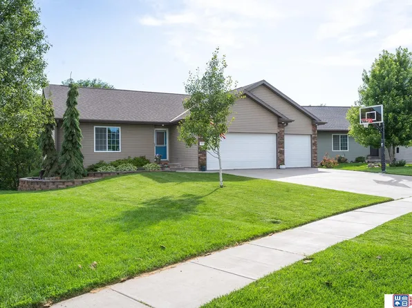 85 Vince Dr, Bennet, NE 68317