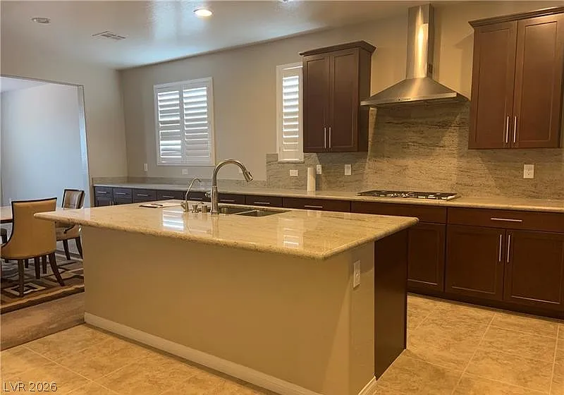 5 bed, 4.0 bath, 3788 sqft, $3,395 — Photo 3