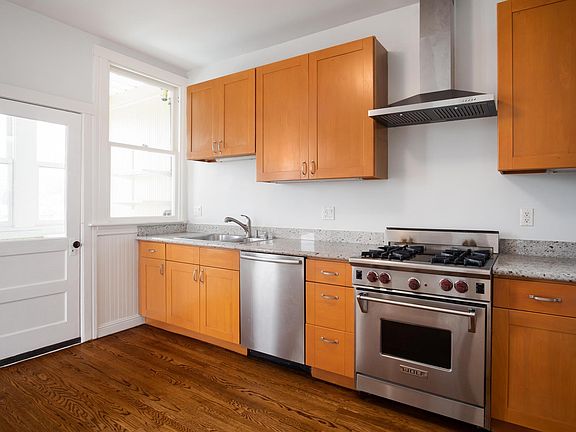 4th image of 206 Vicksburg St