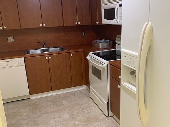 5th image of 8801 NW 109th Ct Unit 707