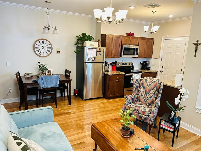 377 Angell St #1 — Photo 5