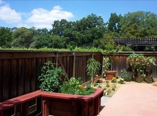 1135 Peppertree Cir, Saint Helena, CA 94574