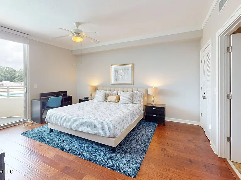 2060 Beach Blvd #103 — Photo 15