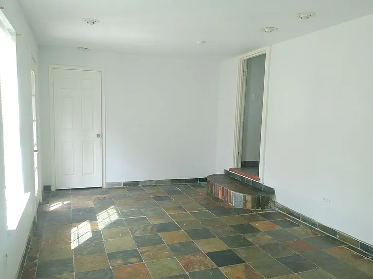 410 Indiana Ave — Photo 11
