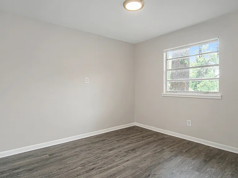 Uptown Villas — Photo 10