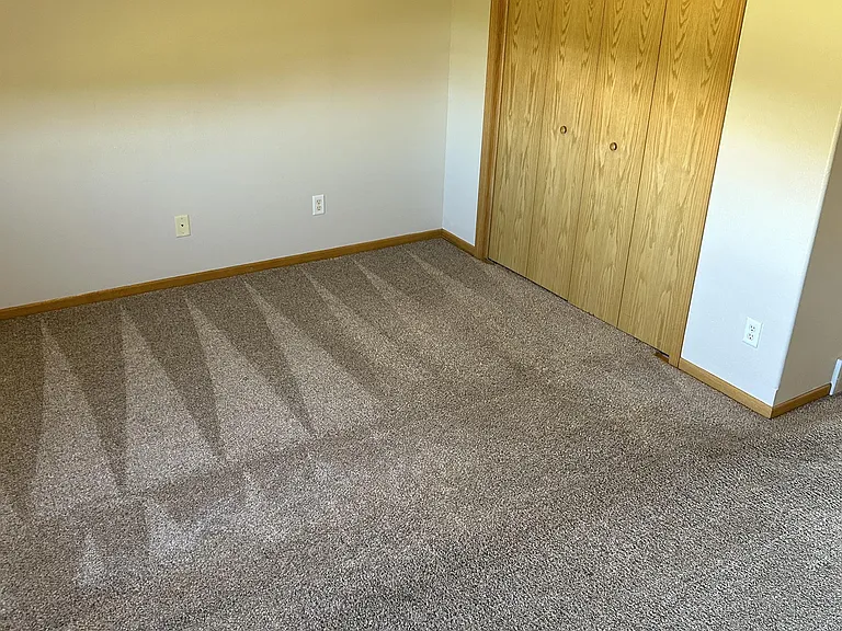 3240 E Capitol Ave — Photo 12