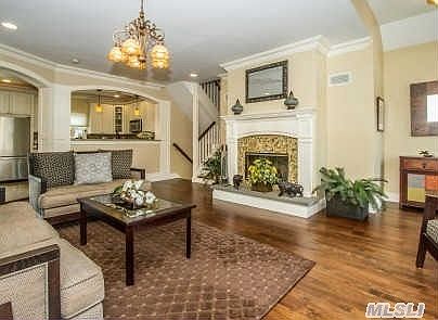 5th image of 47 Swan Dr