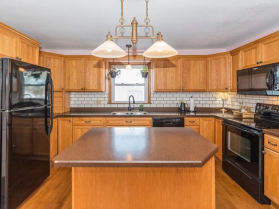 5th image of 503 Bluff Ave