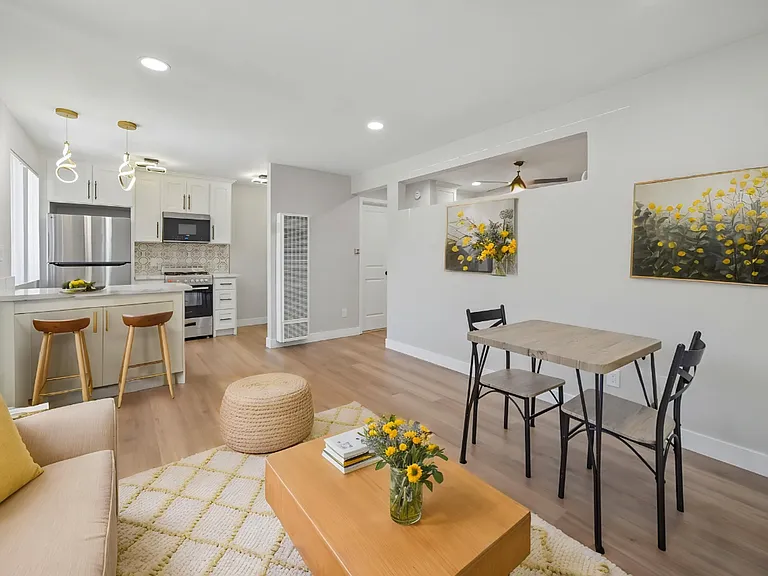 14420 Vista Real Apts — Photo 37
