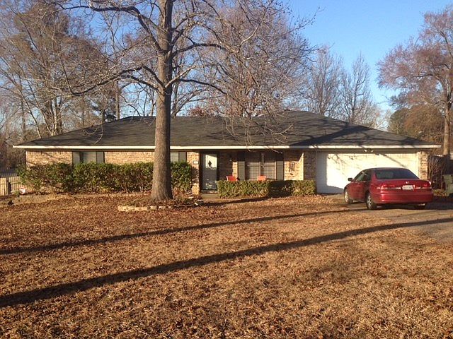 1st image of 209 Saint Clair Dr