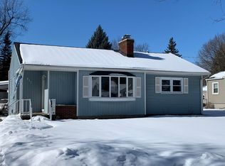 817 Bretton Rd, Lansing, MI 48917