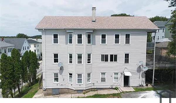 3 bed, 900 sqft, $2,100 — Photo 2