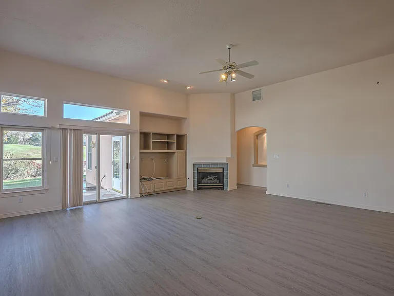 11240 Los Lagos NE — Photo 5
