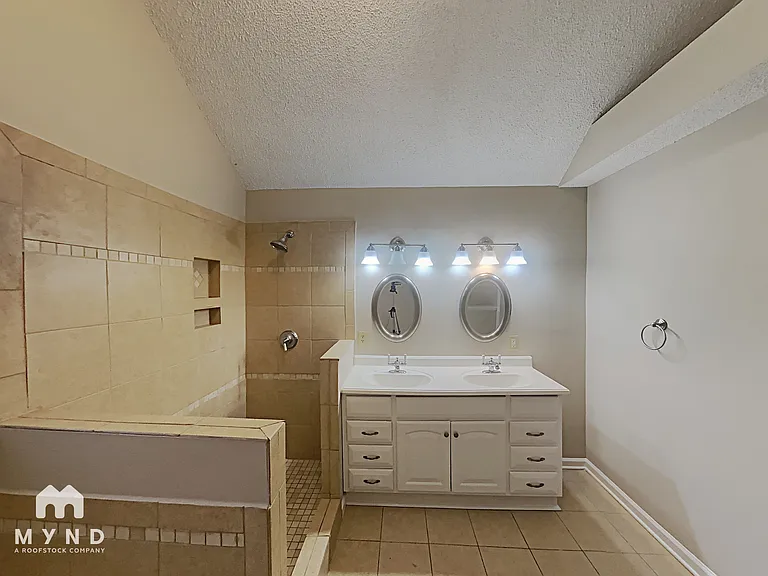 4521 Aviemore Cres — Photo 10