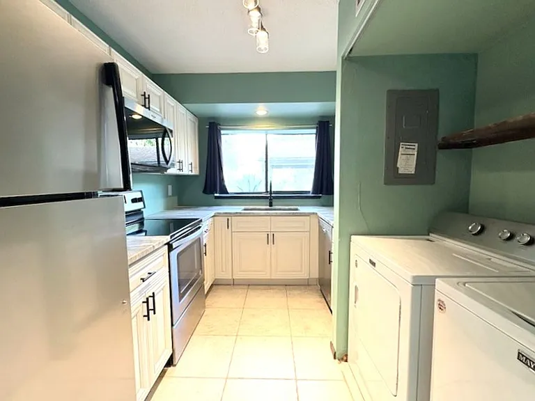 14 Fair Oaks Cir — Photo 2