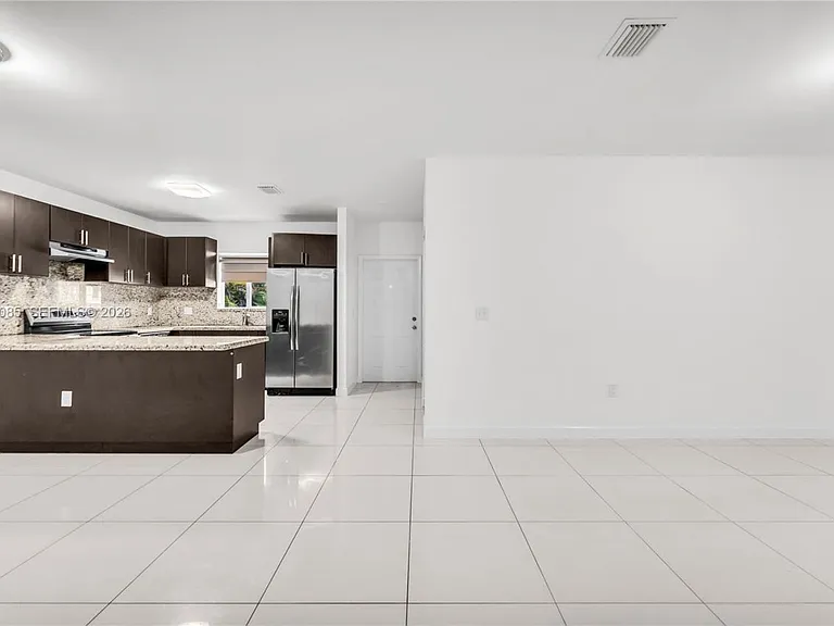 1029 SW 11th Ave — Photo 18