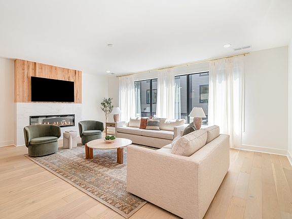 4th image of 542D Rosedale Ave #7