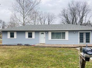 101 Edgewood Dr, Hallsville, MO 65255