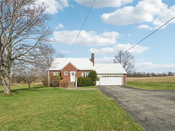441 Petersburg Rd N, Enon Valley, PA 16120
