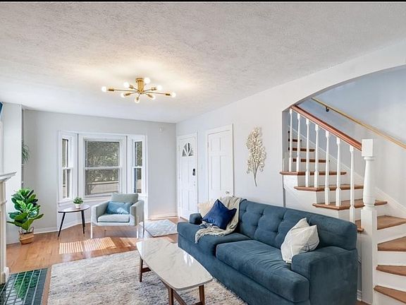 5th image of 422 Pershing Ave Unit B