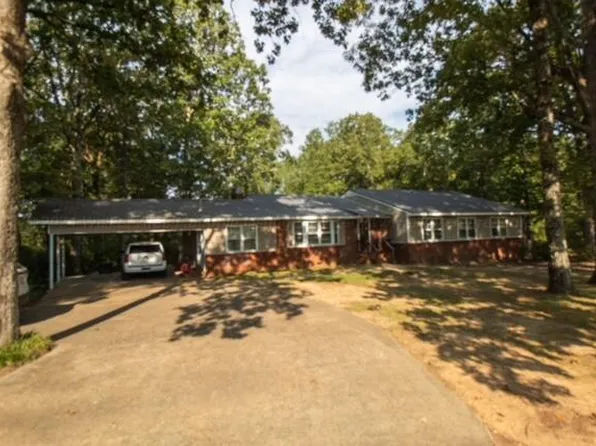 2808 18th Ave, Haleyville, AL 35565