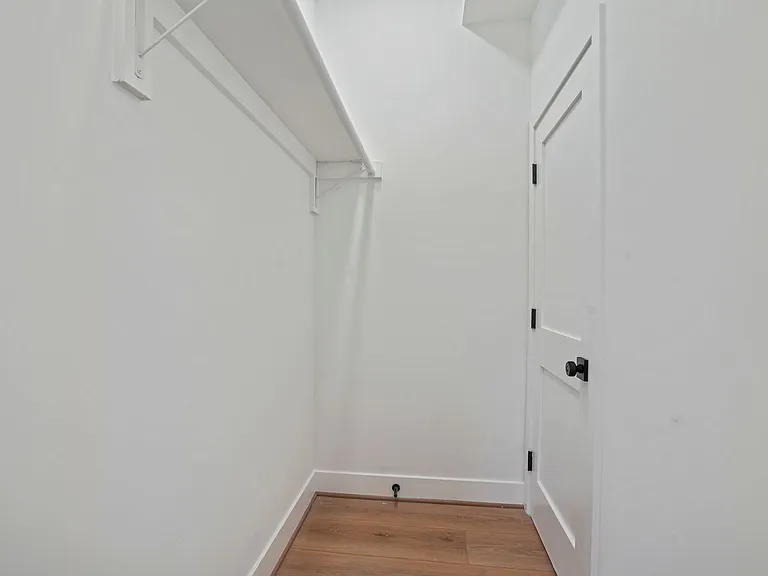 235 F St NE — Photo 11
