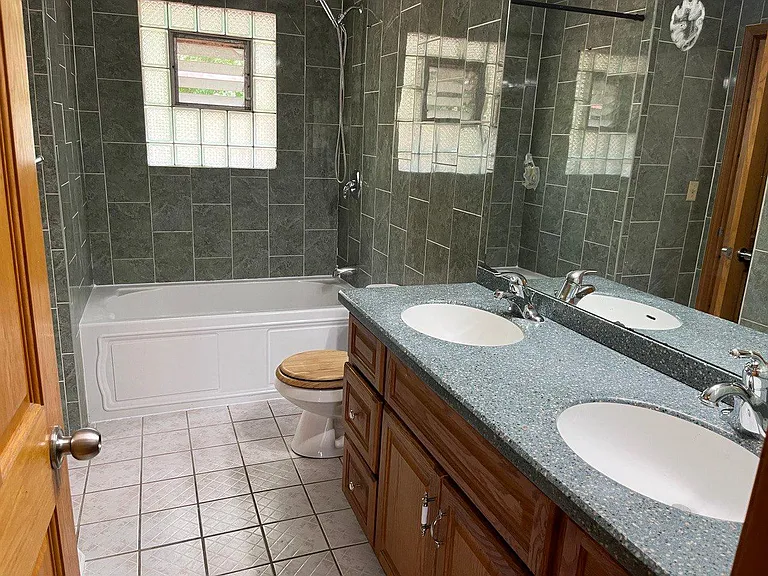 472 Nassau Ave — Photo 12