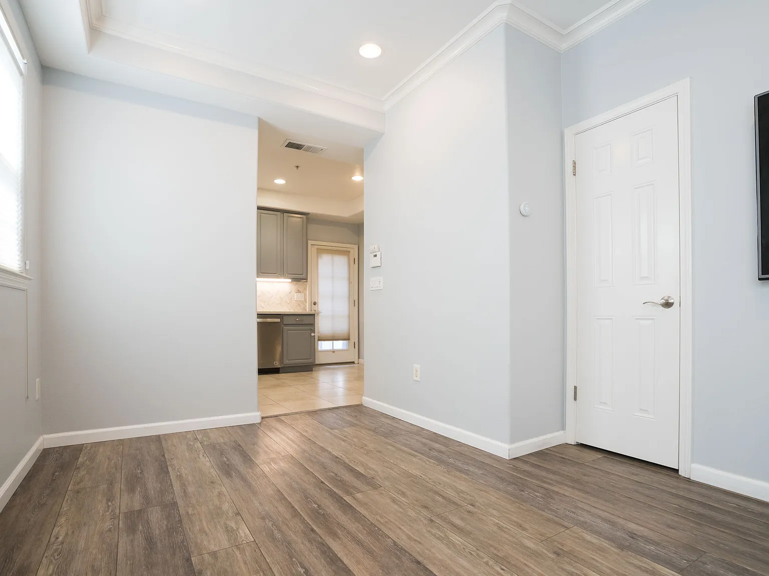 719 Paula Ct — Photo 2