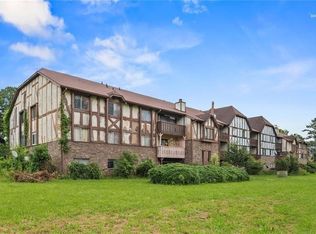 124 Camelot Dr, Atlanta, GA 30349