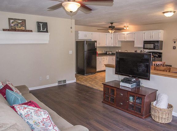 5th image of 28 N Monica Dr