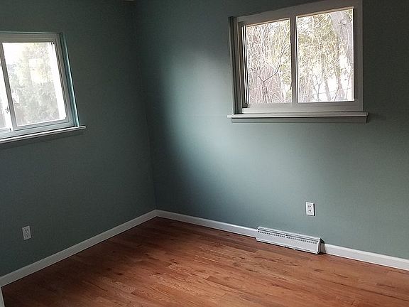 Master Bedroom (Back)