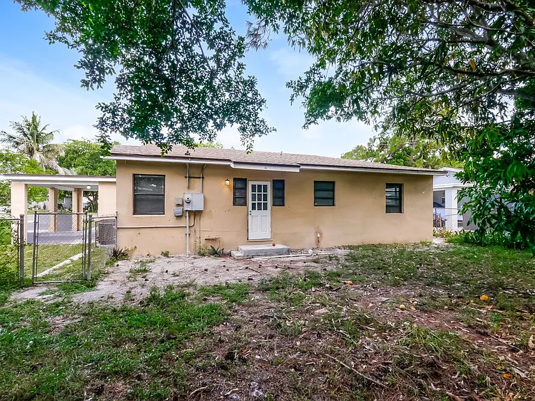 381 Carolina Ave — Photo 16
