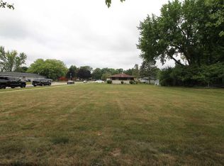 805 N Wright Rd, Janesville, WI 53546