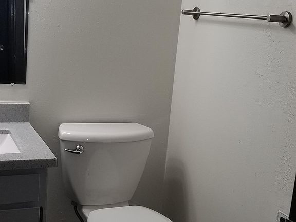 1st floor bathroom/Powder room
