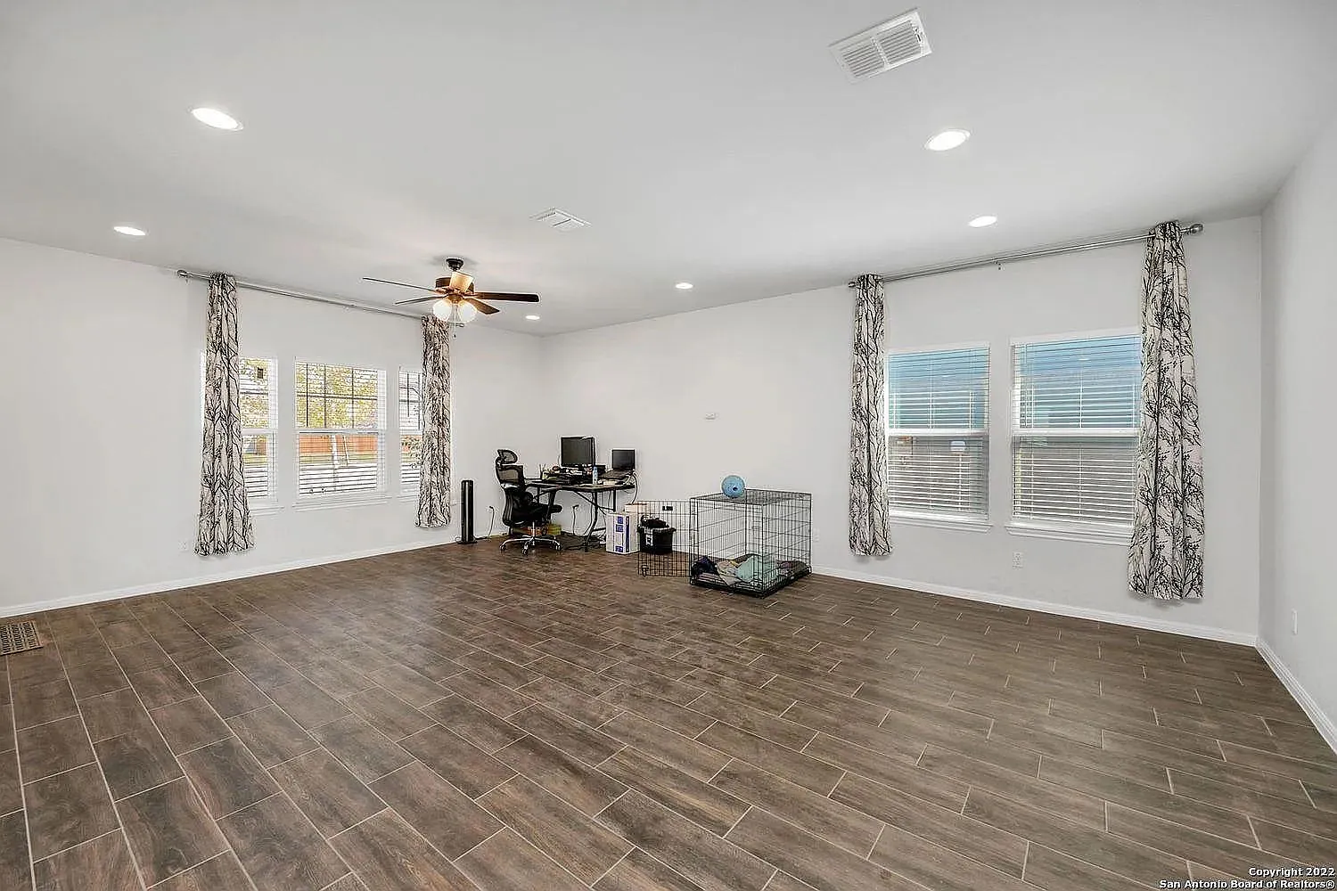 3 bed, 2.0 bath, 1424 sqft, $1,795 — Photo 1