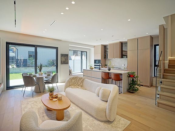 5th image of 3460 W 14th Ave #2