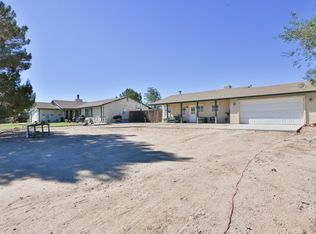 5439 Hollister Rd, Phelan, CA 92371