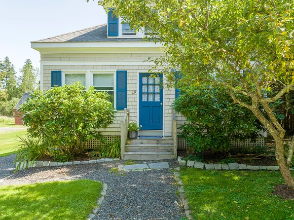 19 Watts Avenue, Saint George, ME 04860