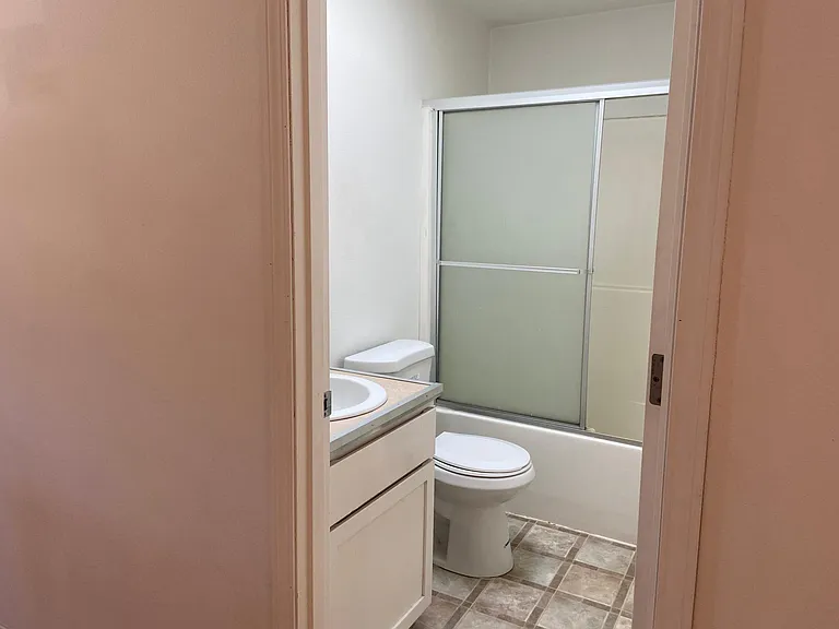 1227 NE 84th Ave — Photo 16