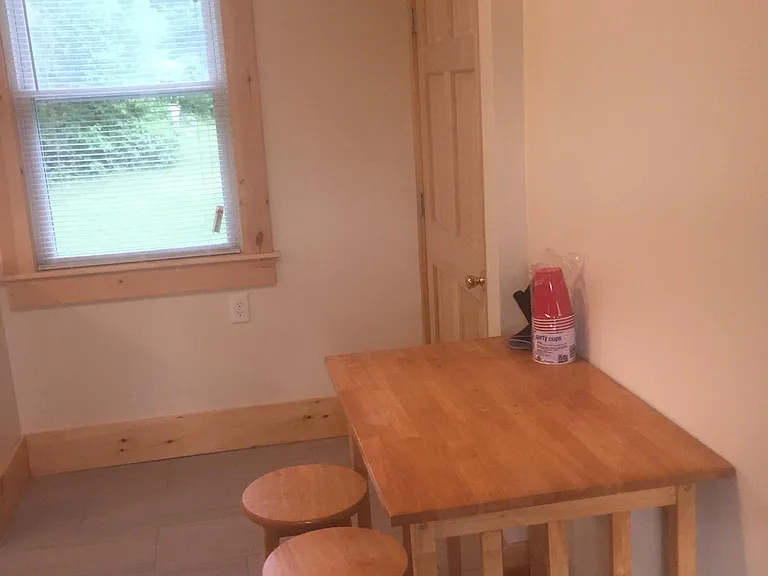 320 Sawyer St — Photo 4