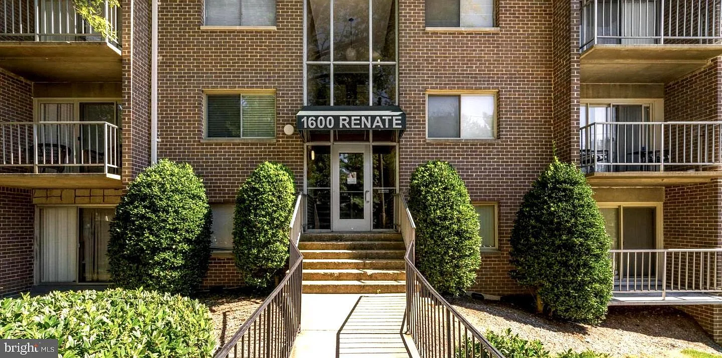 2 bed, 883 sqft, $1,890 — Photo 1