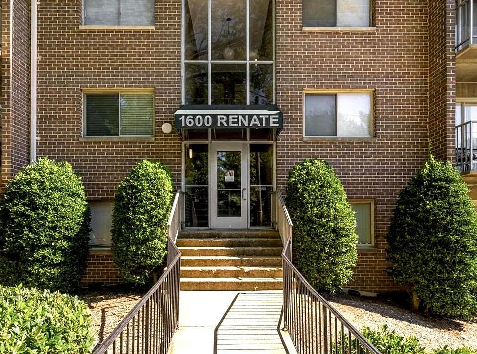 1600 Renate Dr #304