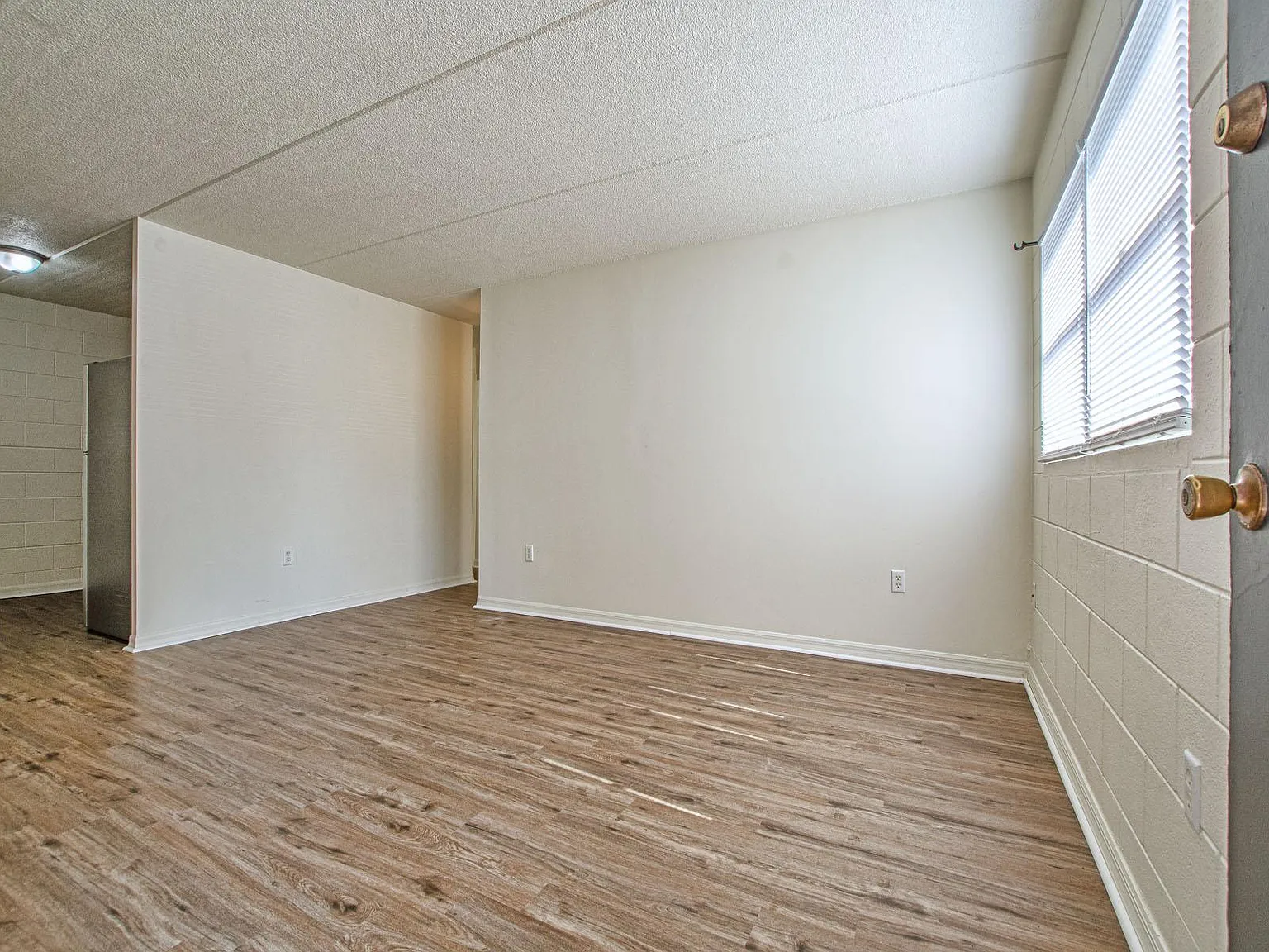 2 bed, 800 sqft, $1,225 — Photo 3