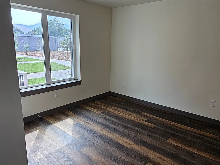1110 Burton St #102 — Photo 7